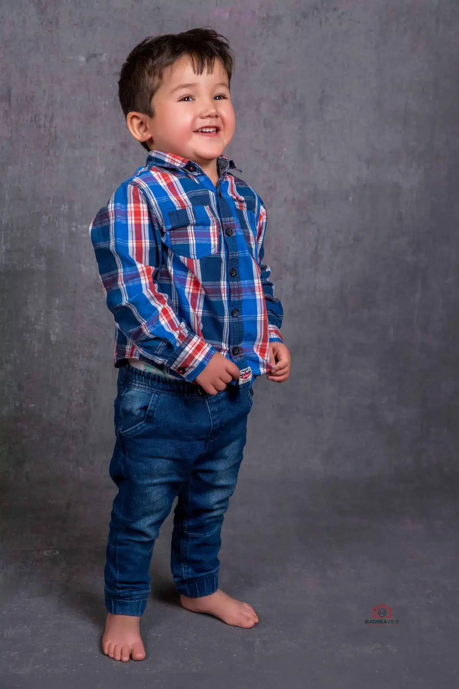 Timeless kids portraits exuding warmth and charm in Wellington