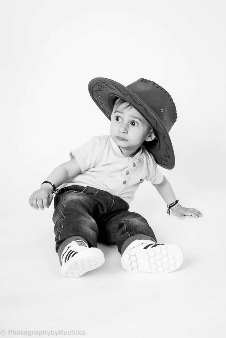 Cheerful cake smash images perfect for cherishing precious memories