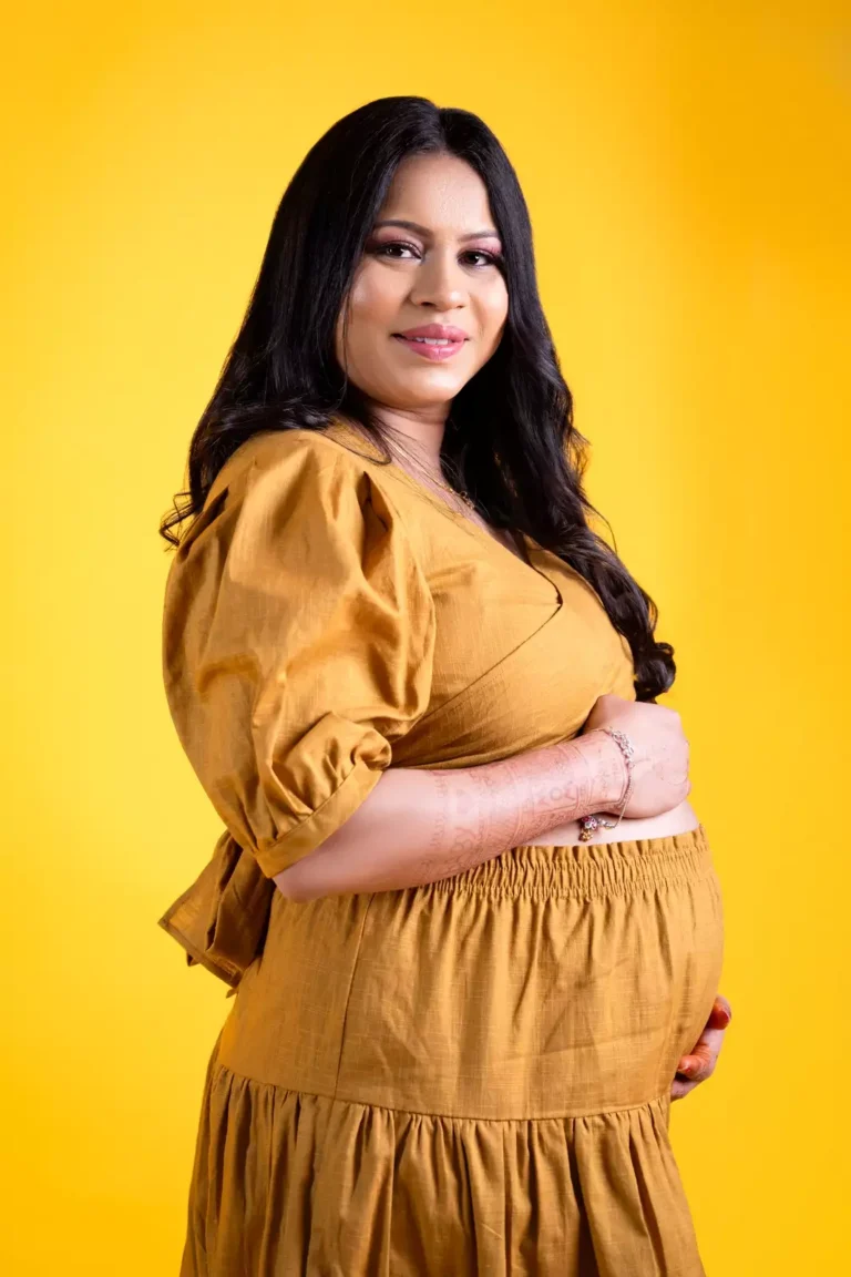 Best maternity photographer capturing precious moments of pregnancy