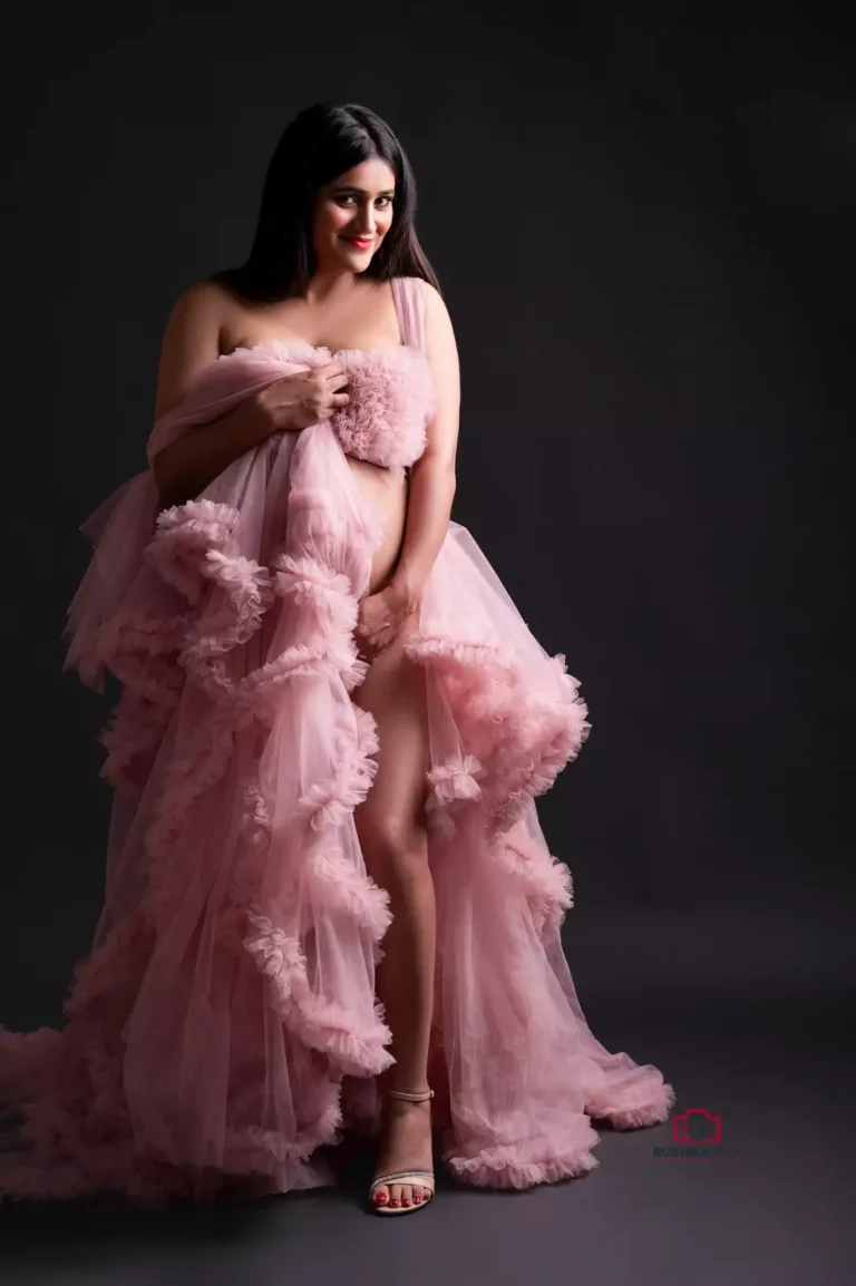 Capturing the beauty of pregnancy with professional maternity photography