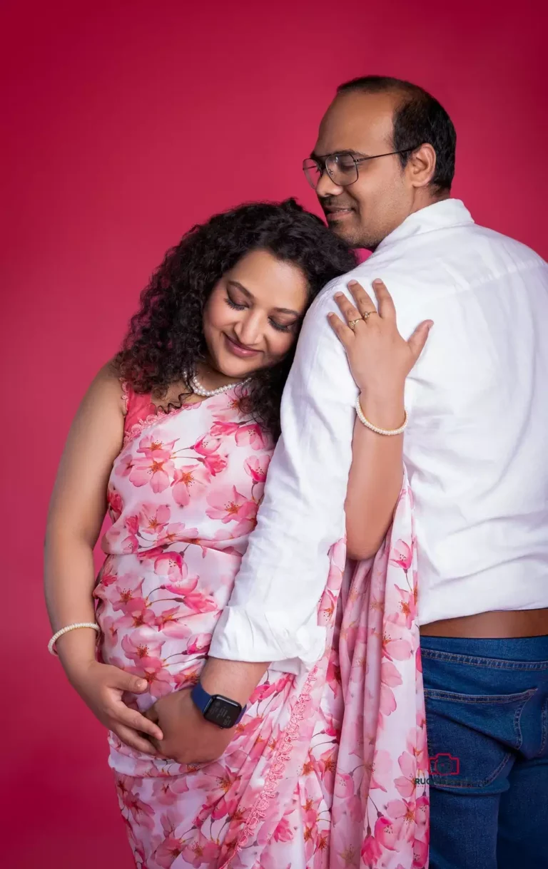 Highlighting the maternal glow with personalized pregnancy photography
