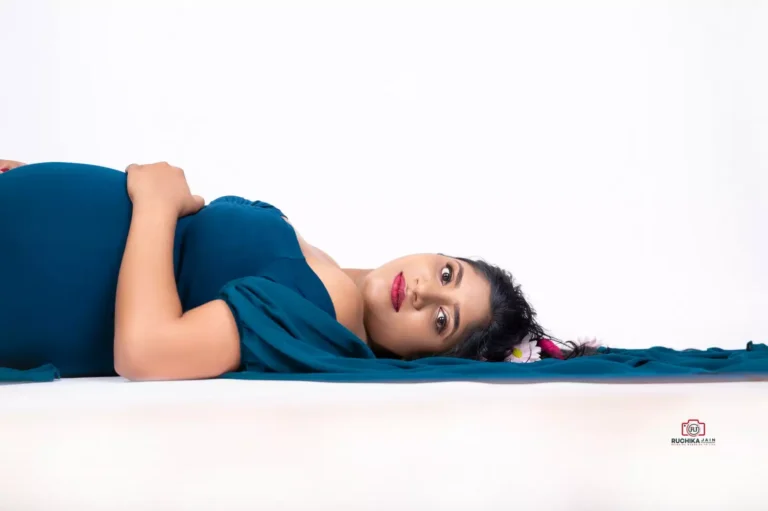 Unveiling the natural beauty of pregnancy through skillful maternity photography